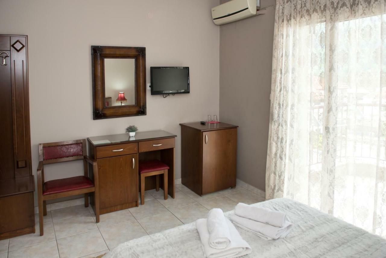 Hotel Philippion Loutraki  Exterior photo